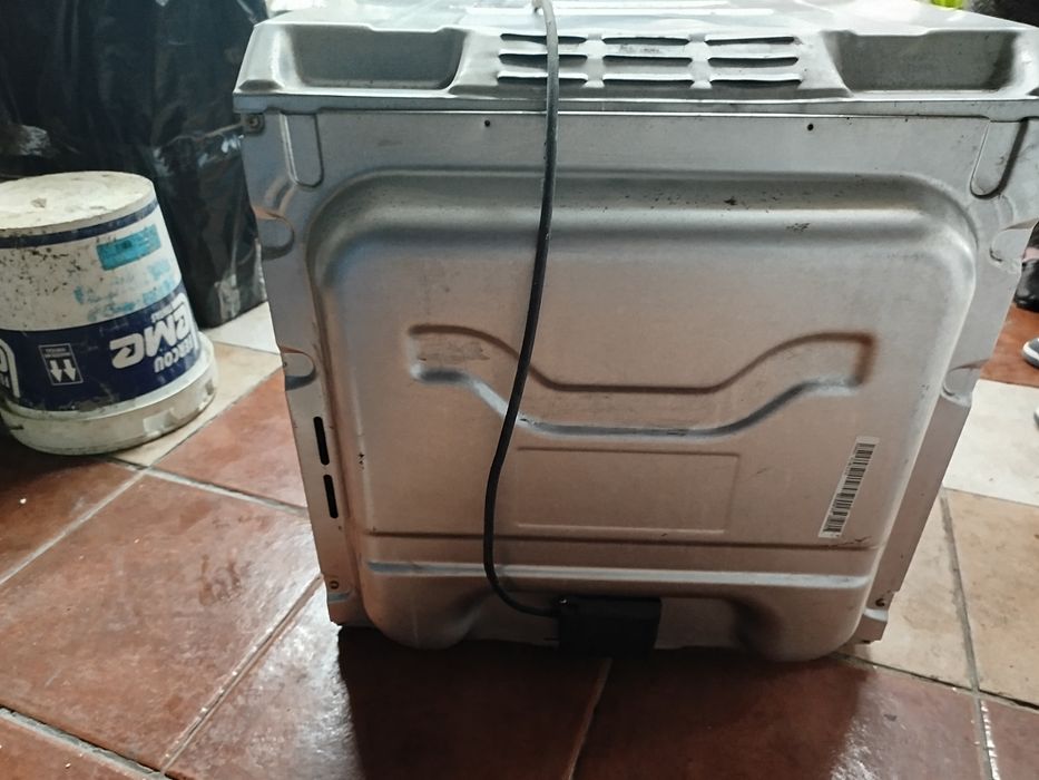 Forno elétrico embutido Ariston