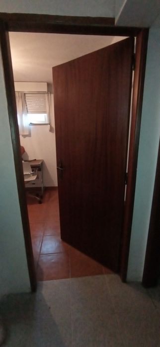 Portas completas com aro fechaduras e dobradiça