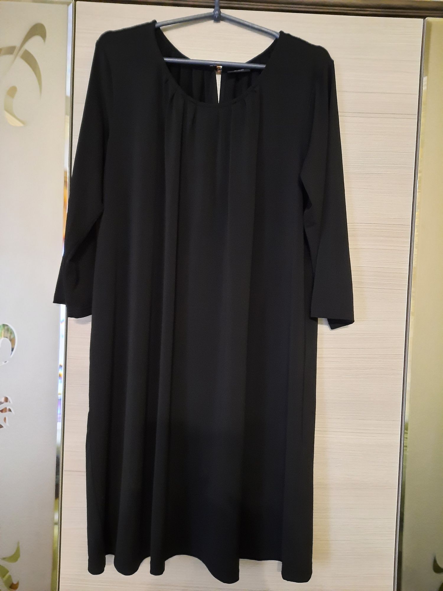 Нові  сукні, костюм, піджак  50, 56, 62 розмір