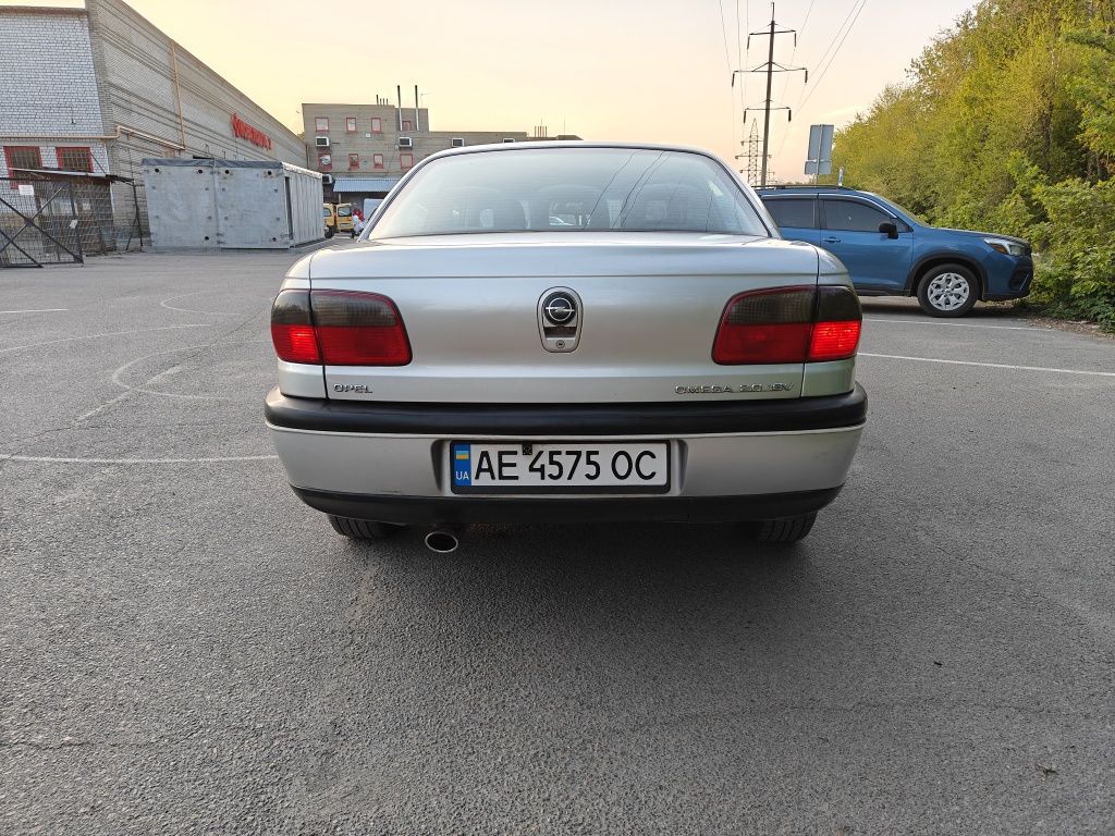 Opel Omega B 2,0