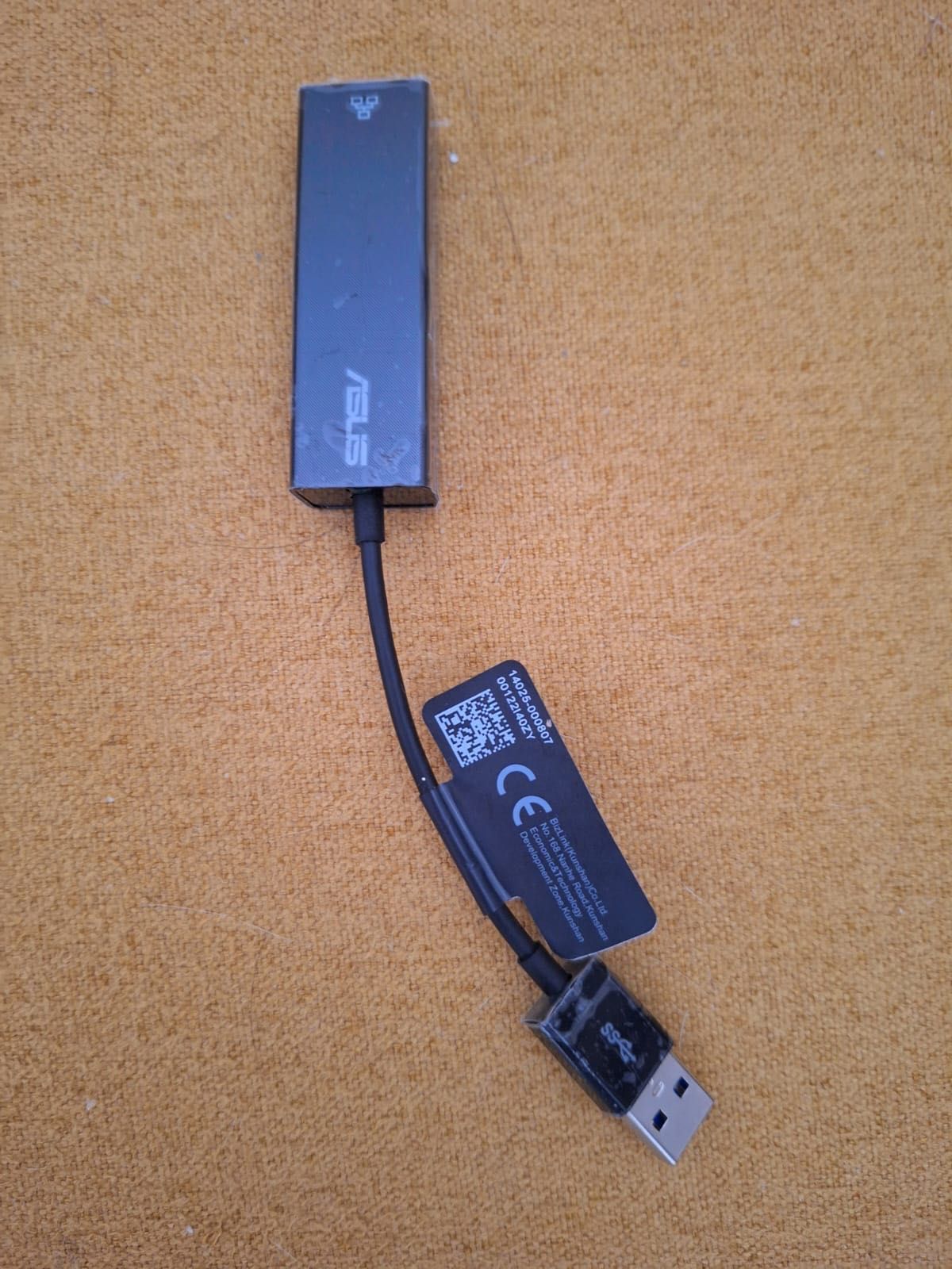 Portátil Asus UX425E
