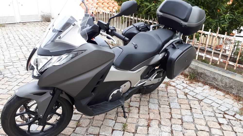 Honda Integra 750