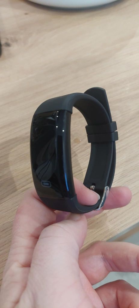 Zegarek smartband opaska Karolik NOWY