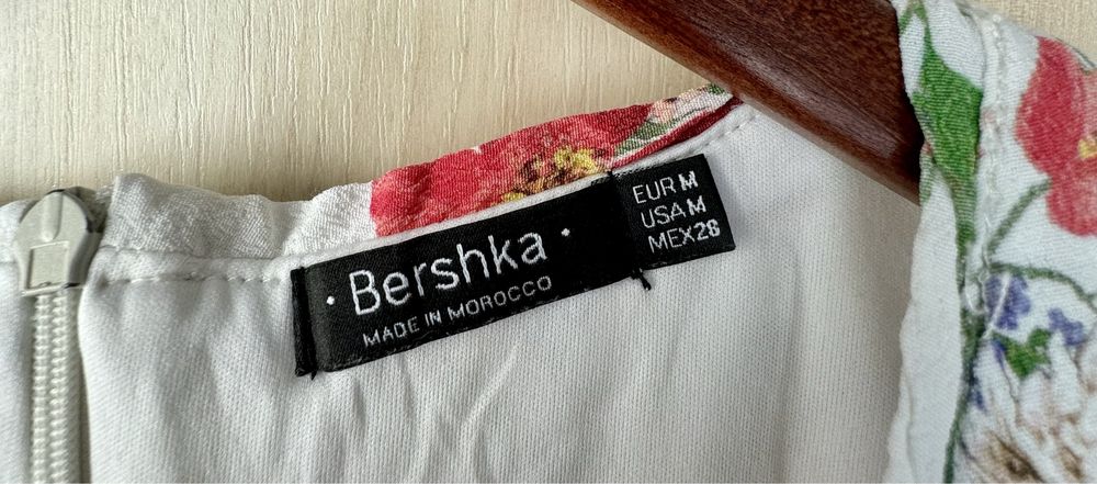 Плаття жіноче Bershka в ідеальному стані