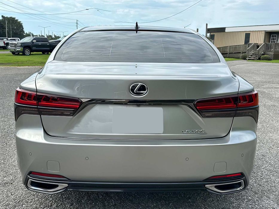 Lexus LS 500      2021