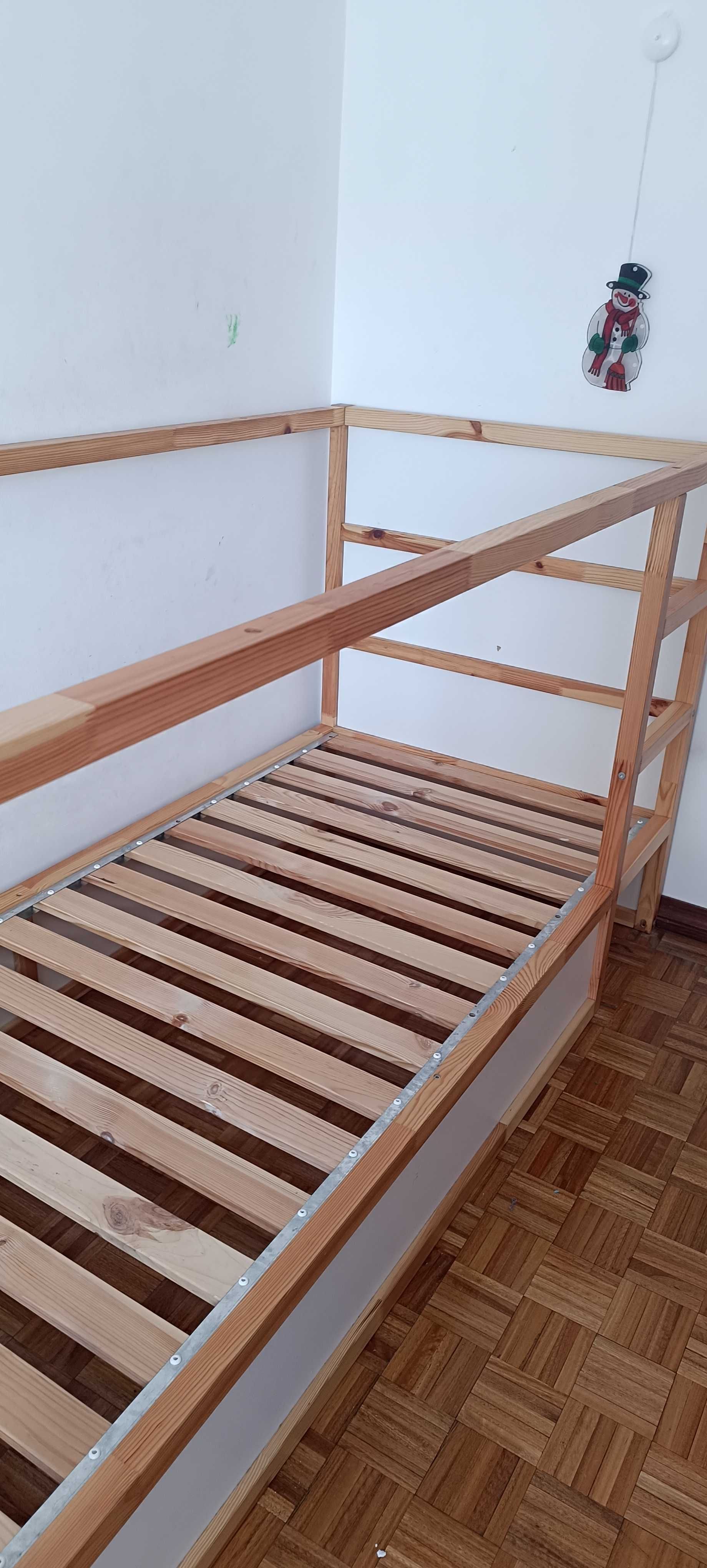 Cama de solteiro em bom estado