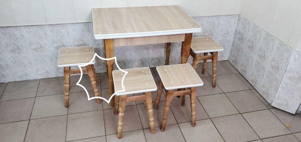 Кухонний стіл молочний. Розкладний стол та табурети. Склад магазин