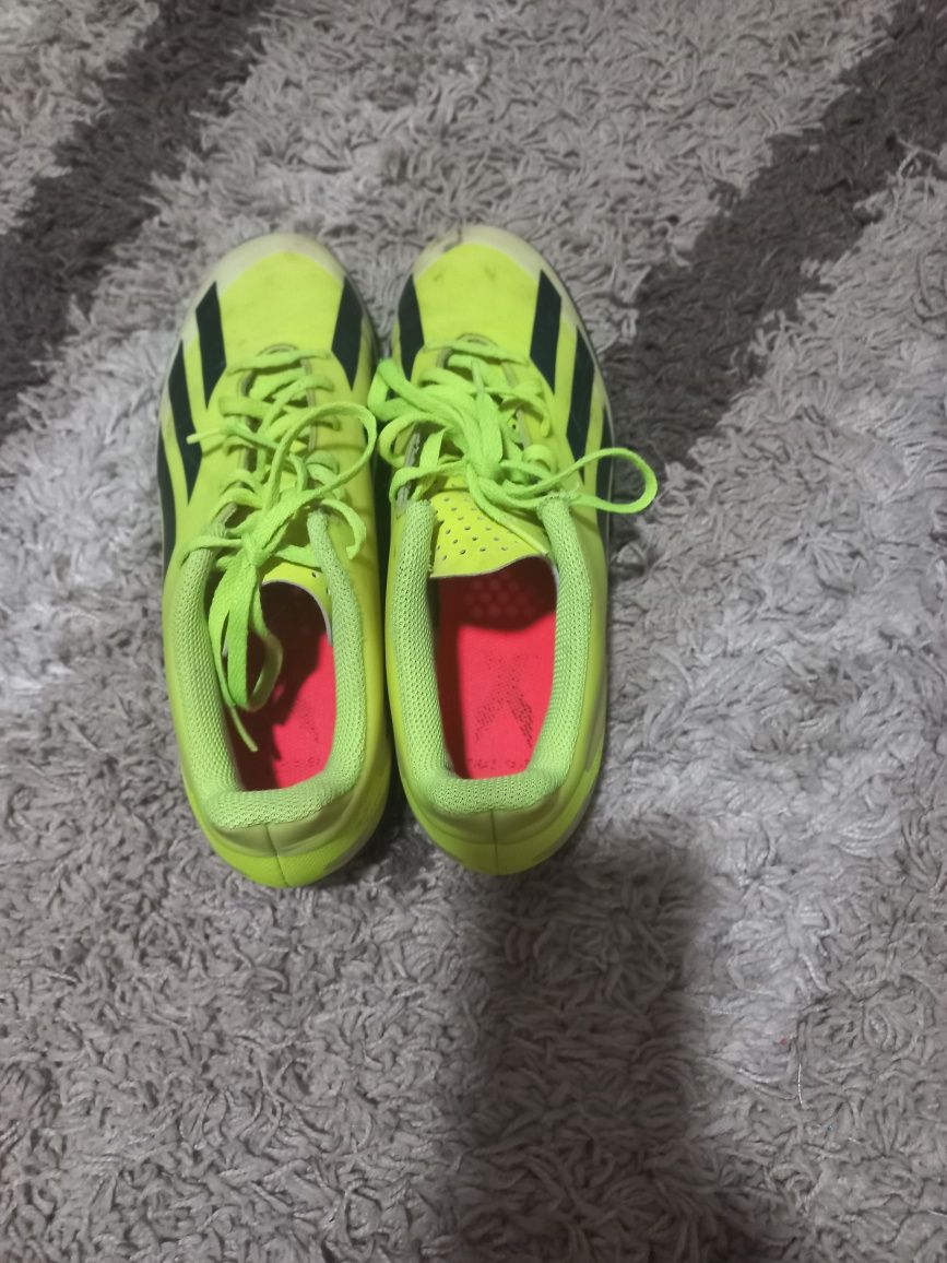 Футзалки ,,adidas,, оригінал
