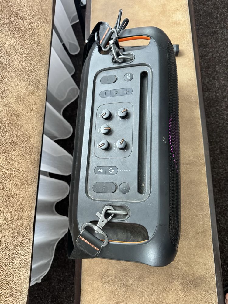 Колонка Jbl party box on the go