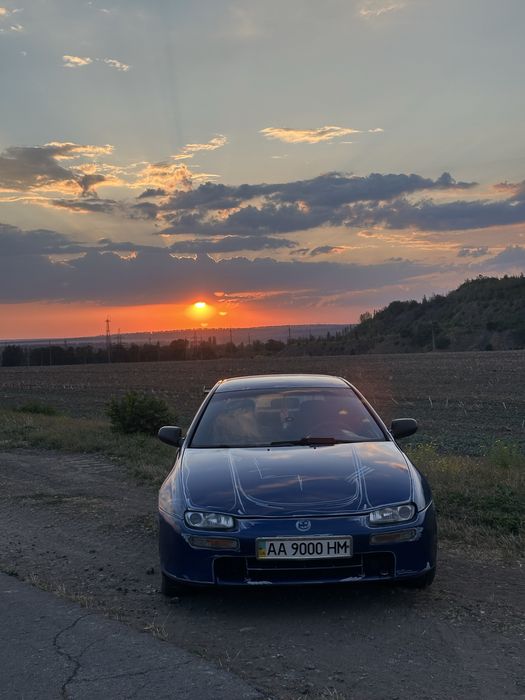 Продам своє авто Mazda 323 F