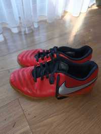 Halówki Nike Tiempo rozmiar 38,5