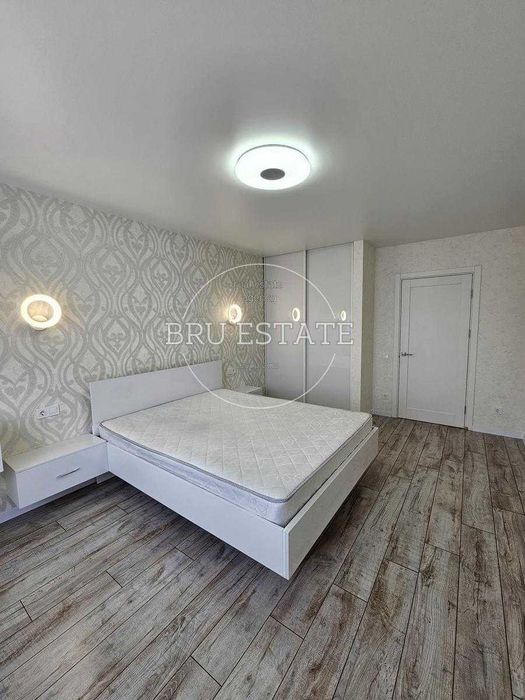 Продам 2к квартиру на Осокорках ЖК Ревуцький Харківська Позняки