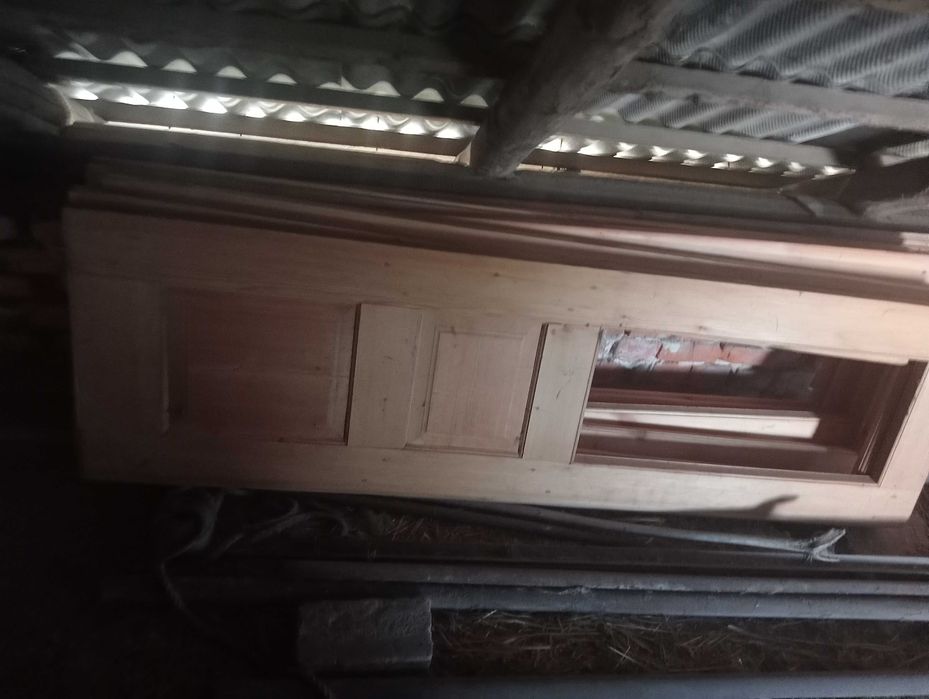 Продам дерев'яні двері нові