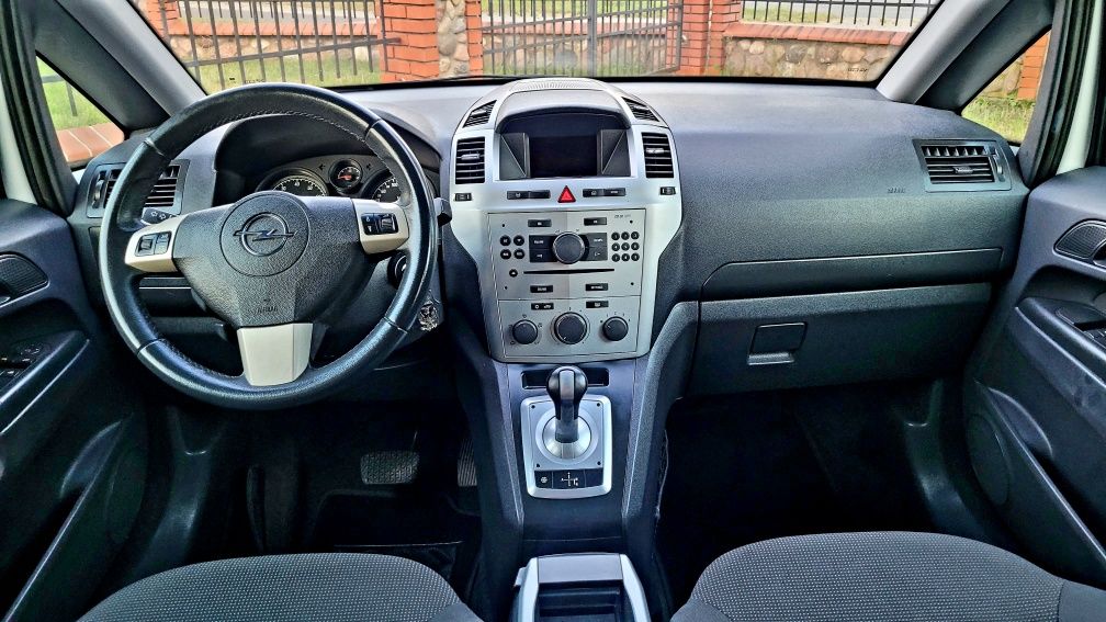BIAŁA DAMA!Zafira 1.8 benzyna w AUTOMACIE!7 osób,Klima,Hak!NOWA!