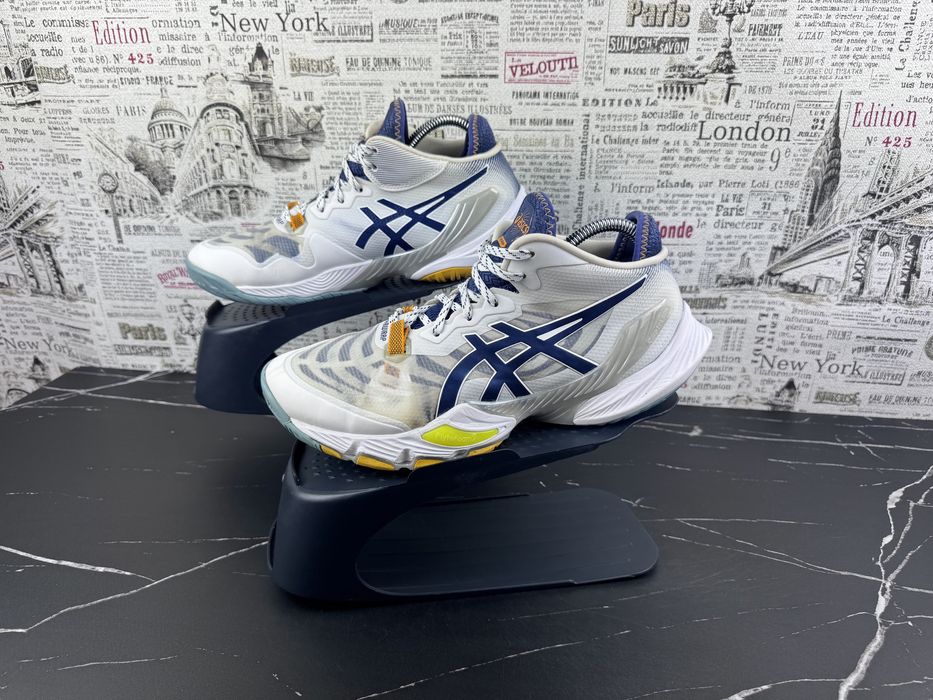 Кросівки Asics Metarise Розмір 40.5 / Взуття