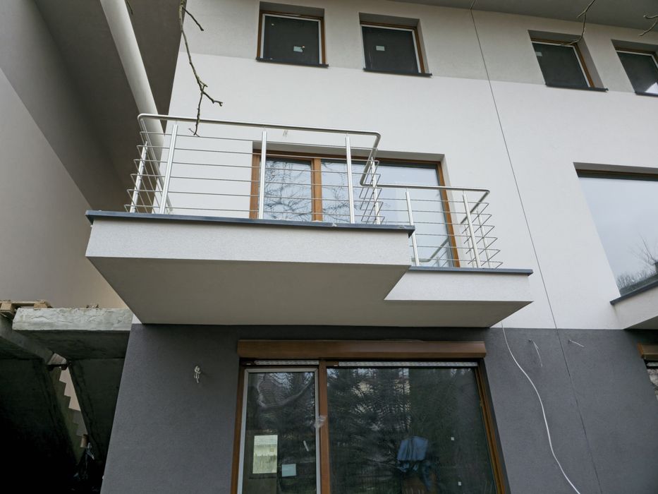 Balustrady nierdzewne podjazdy dla osób niepełnosprawnych