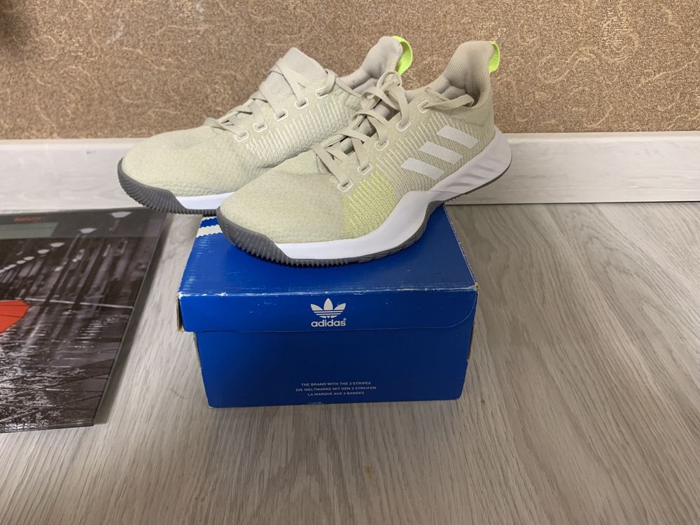 Кроссовки adidas