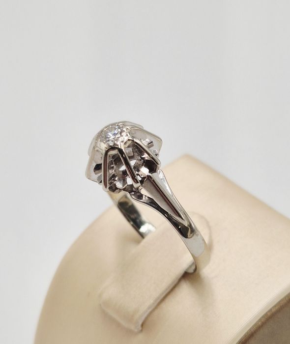 Złoty pierścionek z Brylantem  próba 750