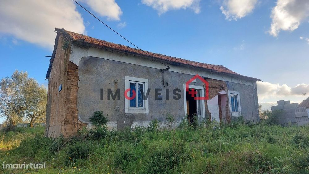 Moradia para recurerar em zona tranquila!