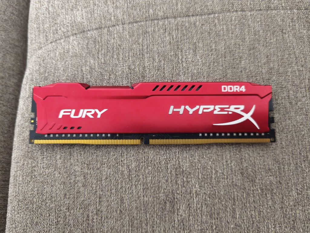 Memória RAM DDR4 8GB x 2