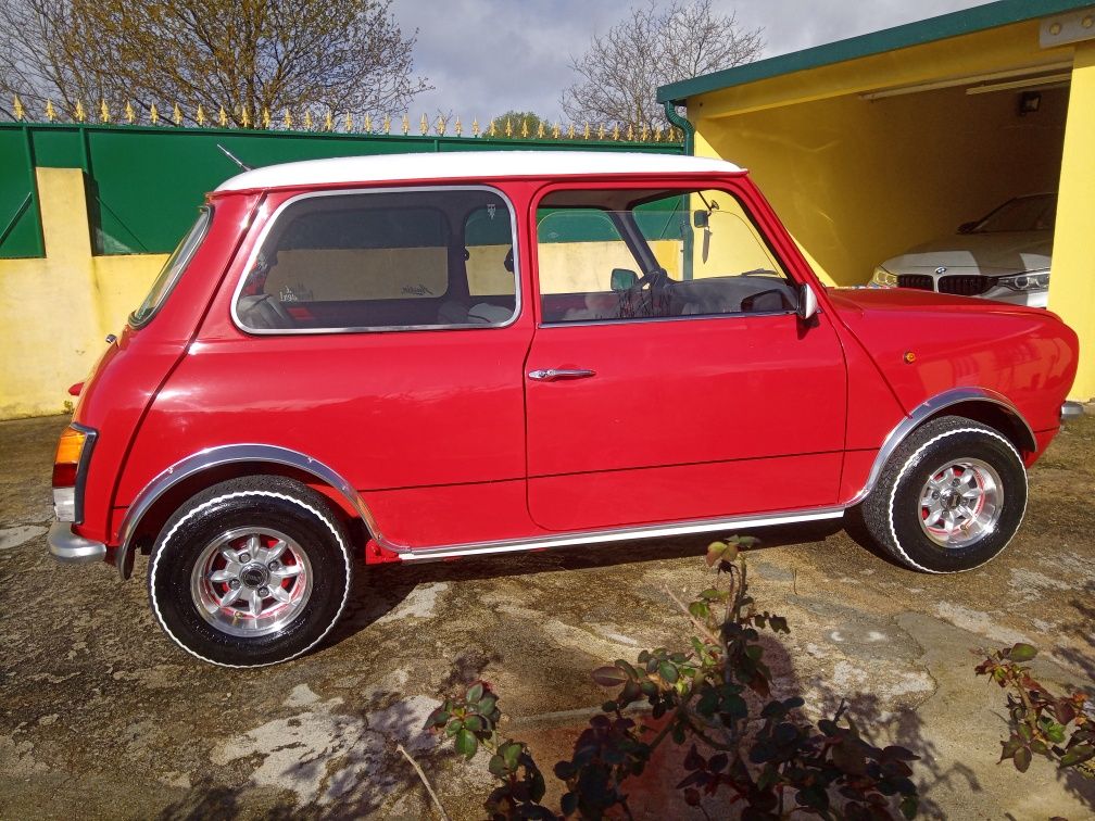 Mini Clubman 1100 Saloon (1971)

Marca: Mini
Modelo: Clubman Salon
Cil