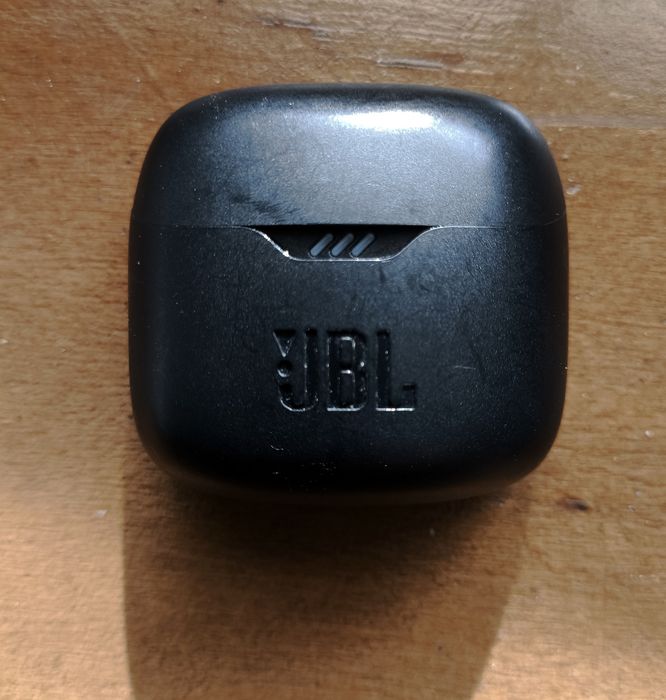 Продам наушники JBL Tune Flex. Торг  уместен.