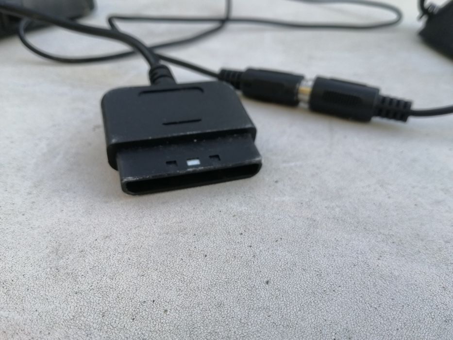 Volante pedais e meudança atrás do volante