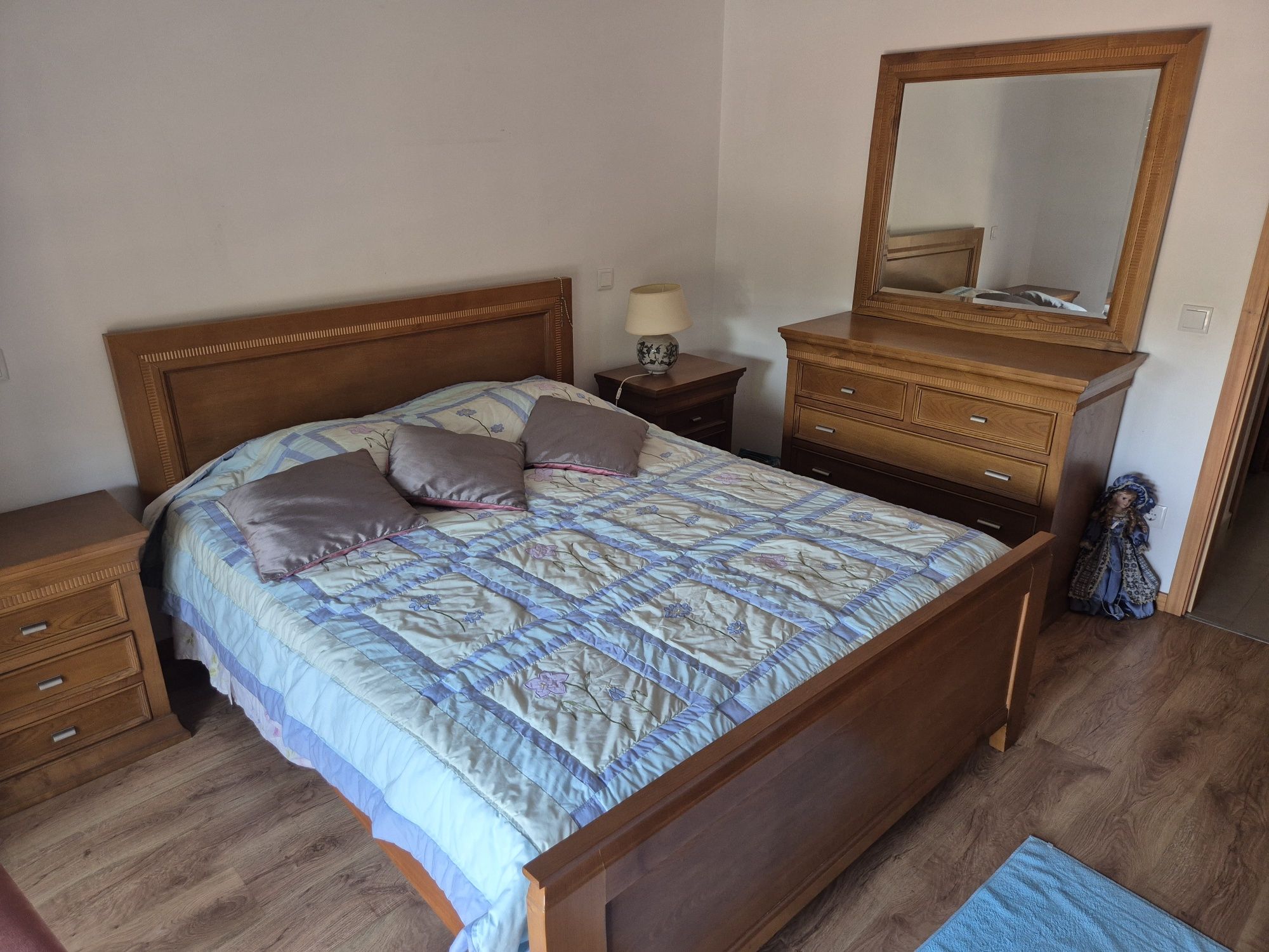 Quarto  completo