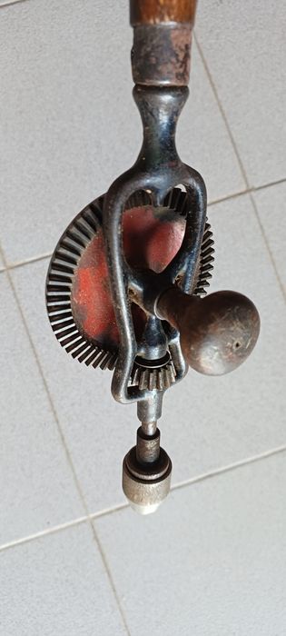 Berbequim furadeira manual antigo