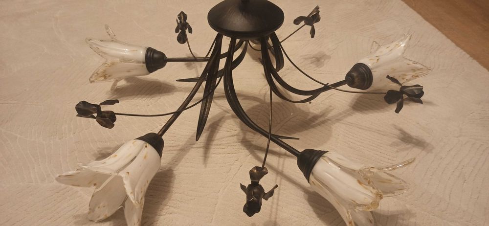 Lampa sufitowa do salonu