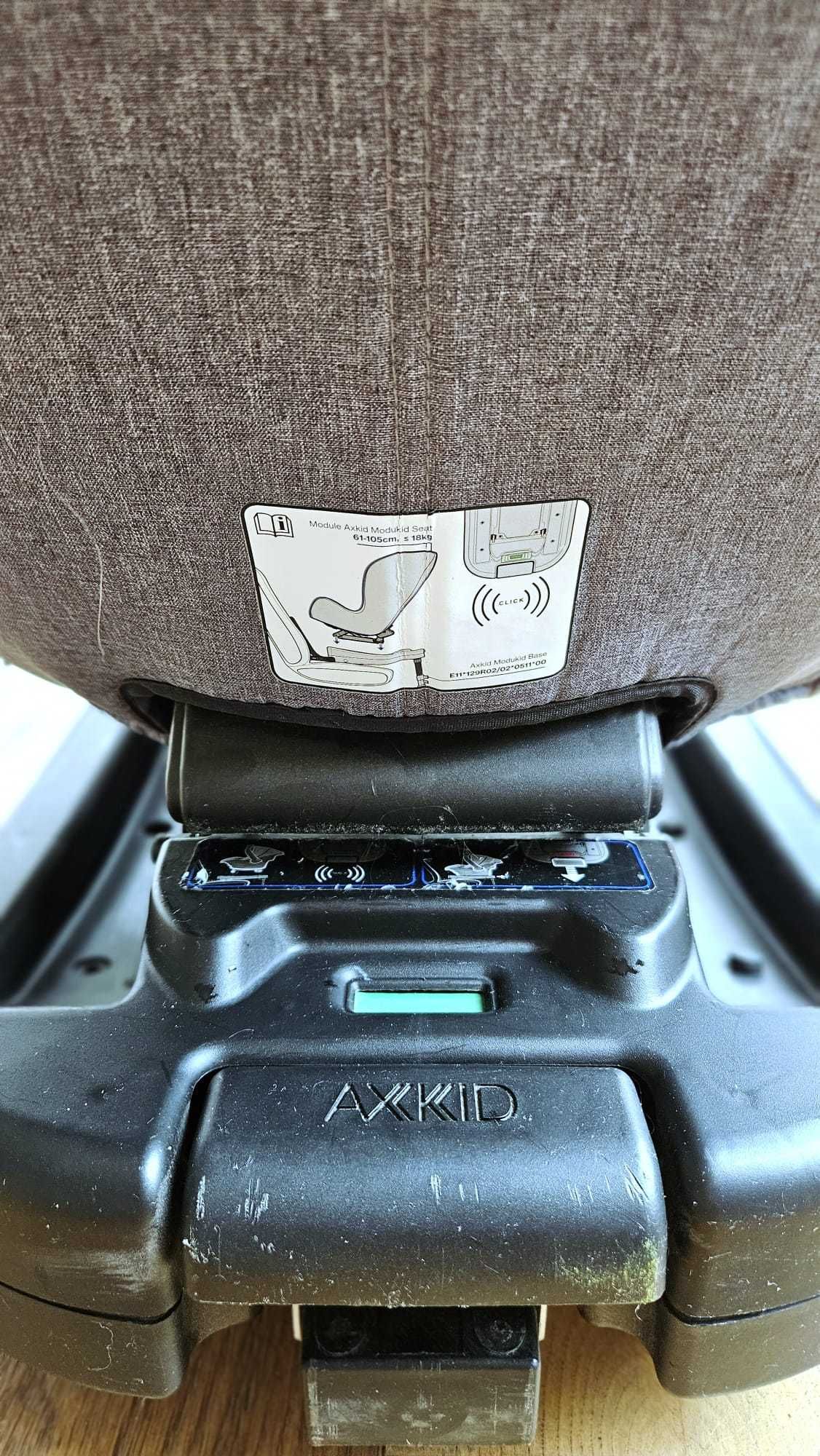 Fotelik samochodowy Axkid Modukid z bazą isofix