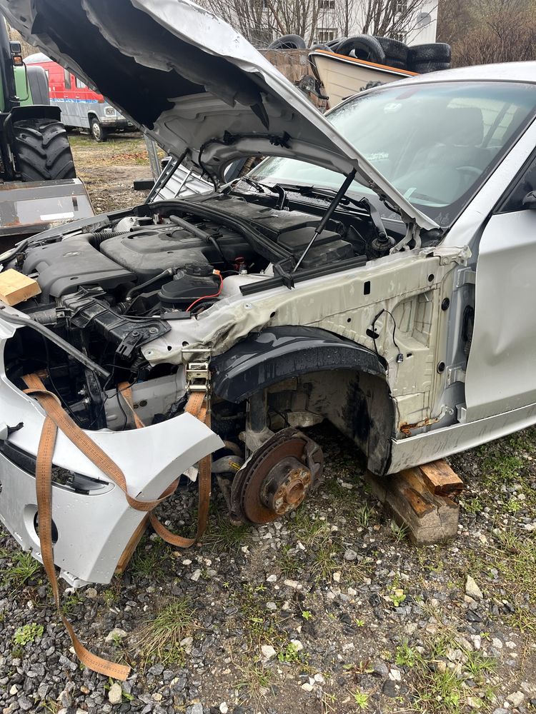 BMW 116i uszkodzona, maly przebieg