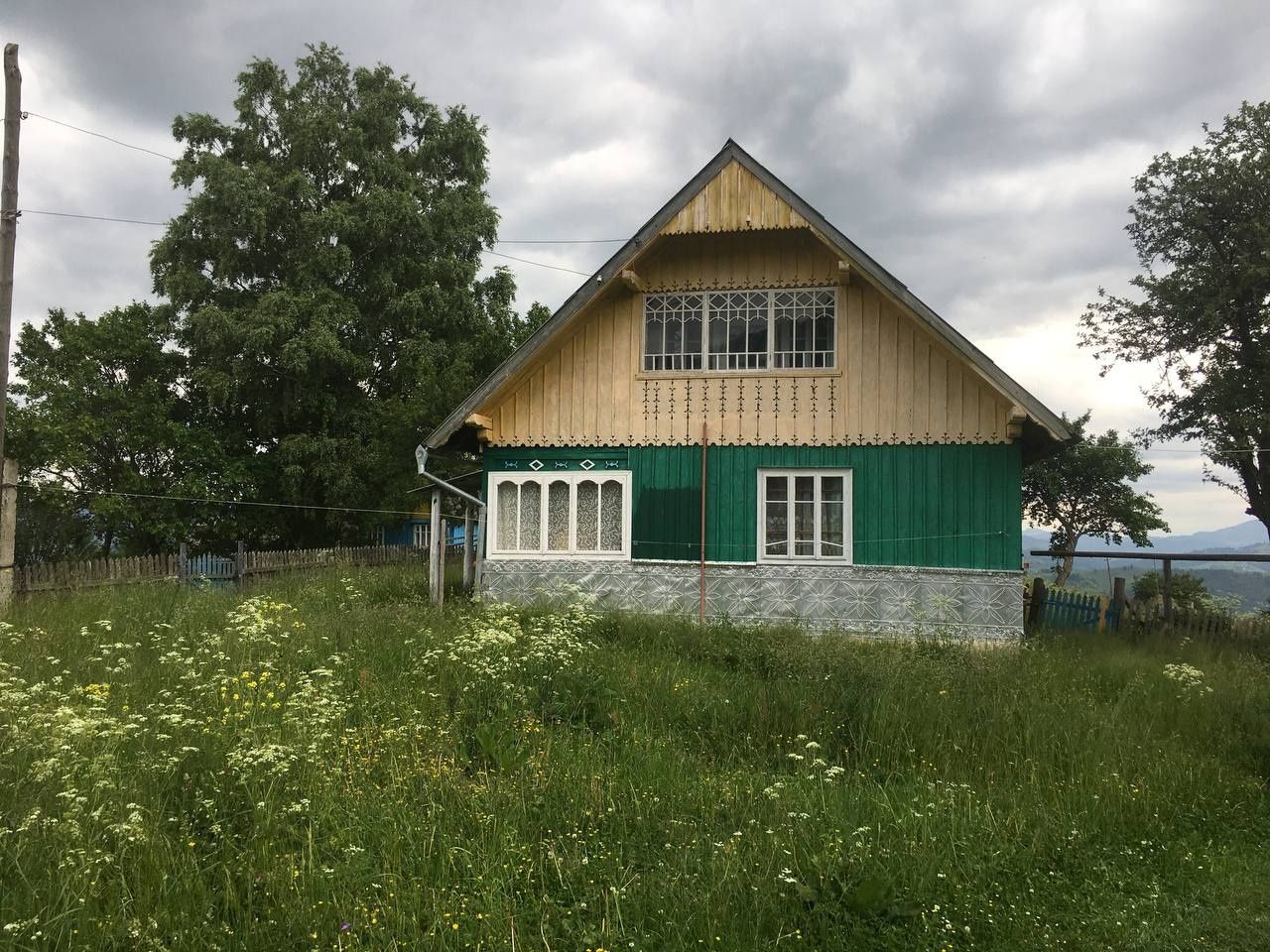 Продаж дерев'яного будинку