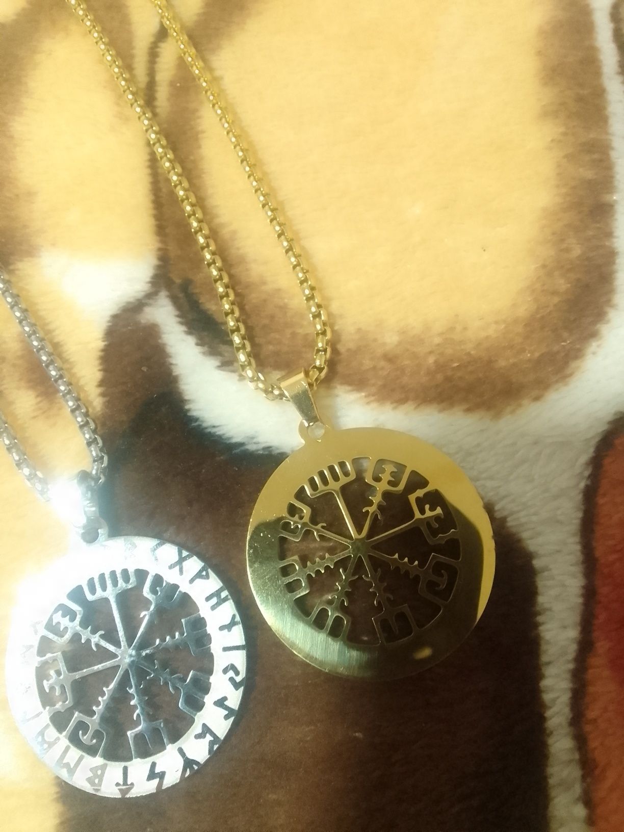 Викинг руны шлем ужаса компас vegvisir вегвизир скандинавские руны