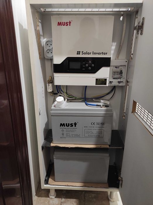 Продам Інвертор Must PV18-3024V, з гелевими АКБ Must.