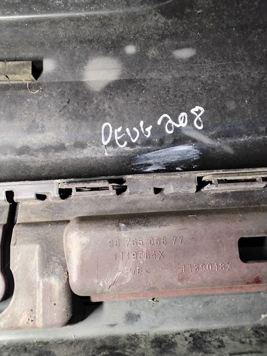 Parachoques peugeot 208