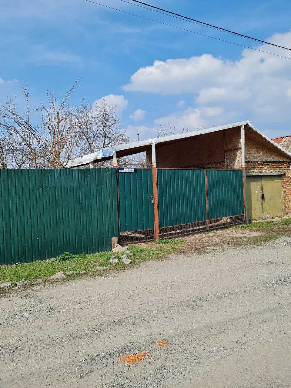 ПРОДАМ  цегляний  БУДИНОК в р-ні зупинки  Козацька. 60000 евро