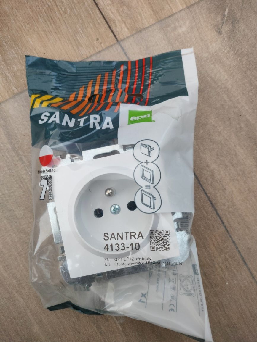 Gniazdko pojedyncze Santra 4133-10