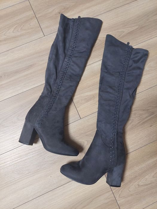 Buty wysokie 37  muszkieterki