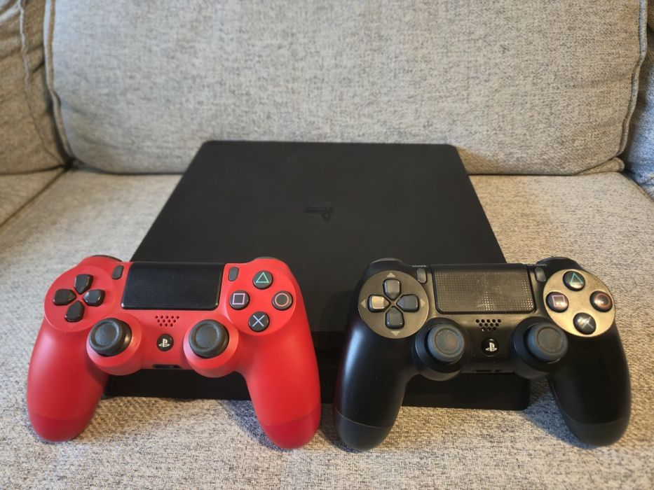 Playstation 4 Slim 1 TB + 2 comandos