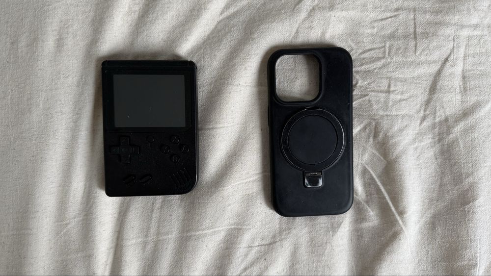 Чохол на айфон 15proі та ретро приставка з понад500 ігор