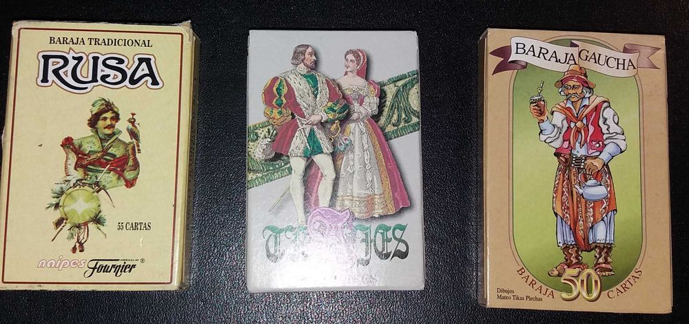 3 baralhos de cartas Fournier com figuras