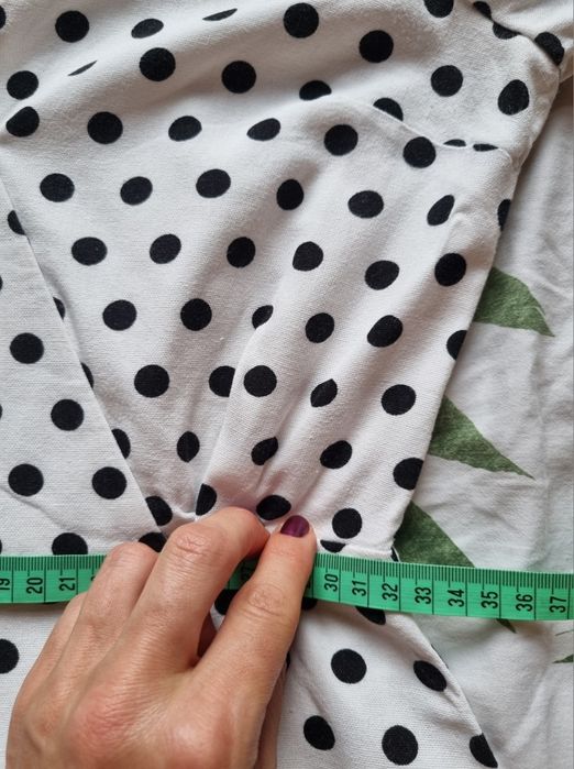 Biała sukienka w czarne groszki, kropki Laurella Matilde Dots XS/S