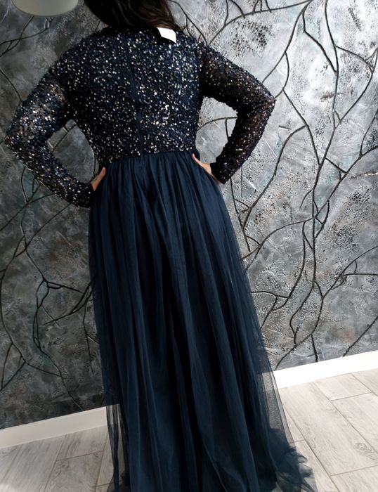 Długa tiulowa sukienka błyszcząca z cekinami wieczorowa rozmiar 2xl 44