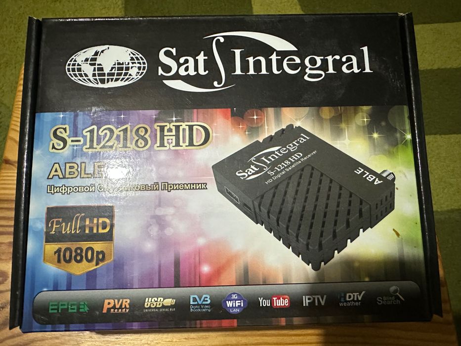 Цифровий супутниковий тюнер