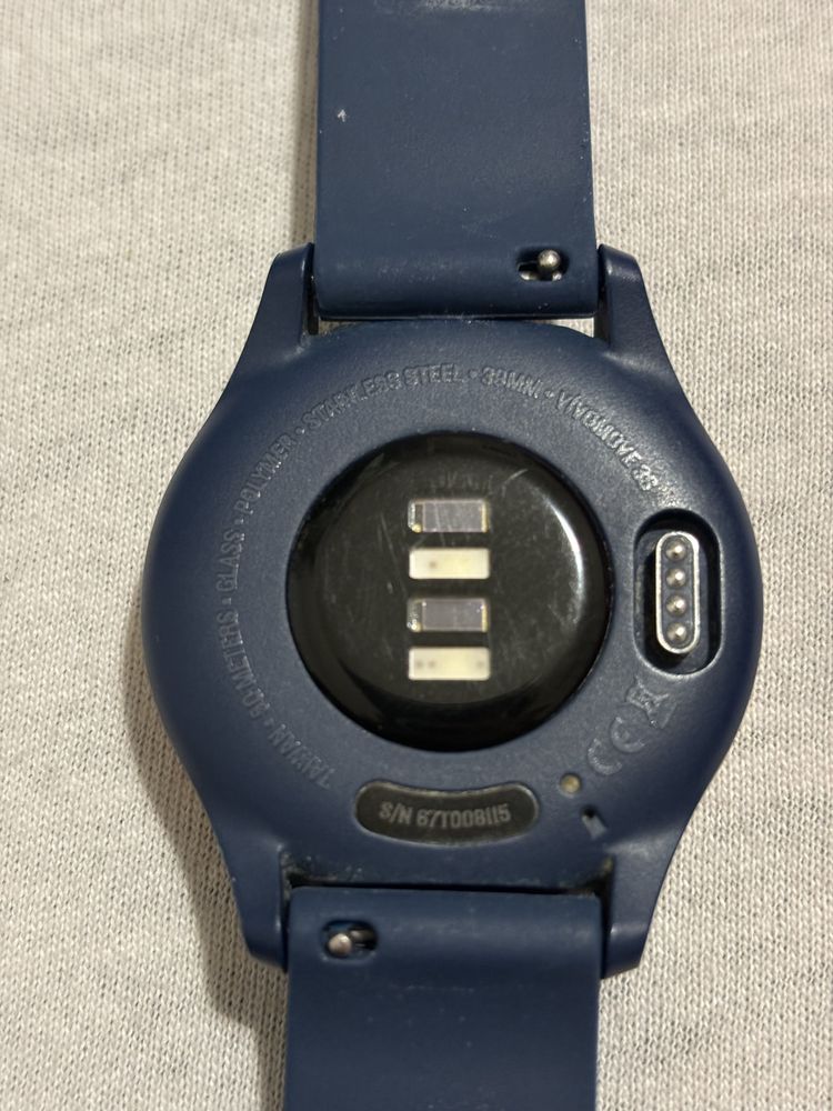 Smartwatch Garmin Vivomove 3s granatowo-złoty