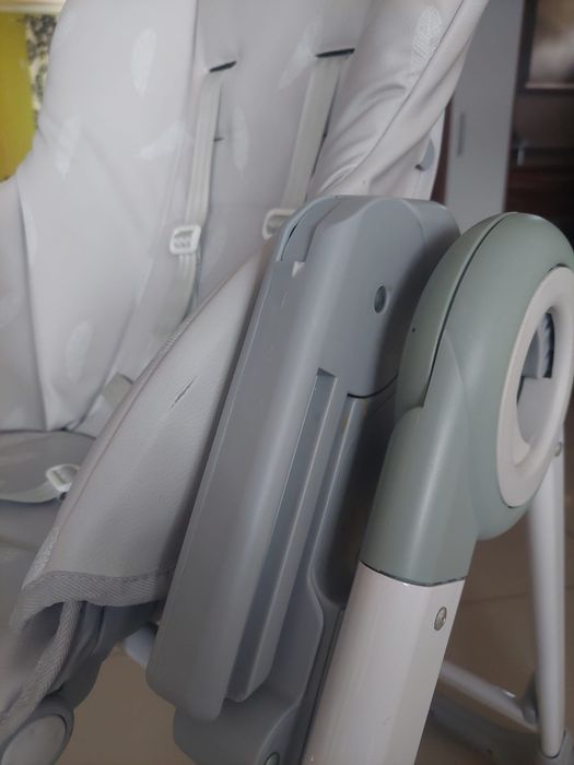 Krzesełko do karmienia Momi