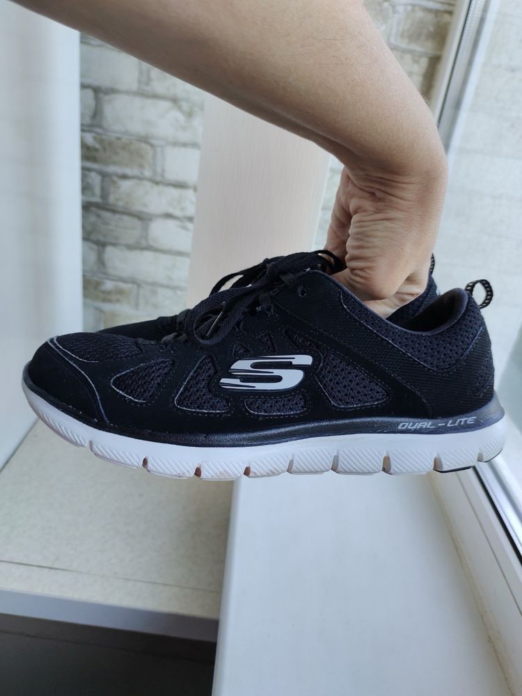 Кросівки Skechers