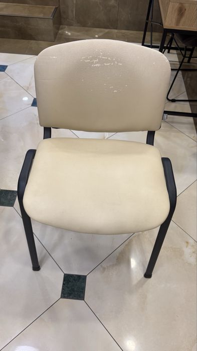 Продам 3 офисных стула, самовывоз Аркадия