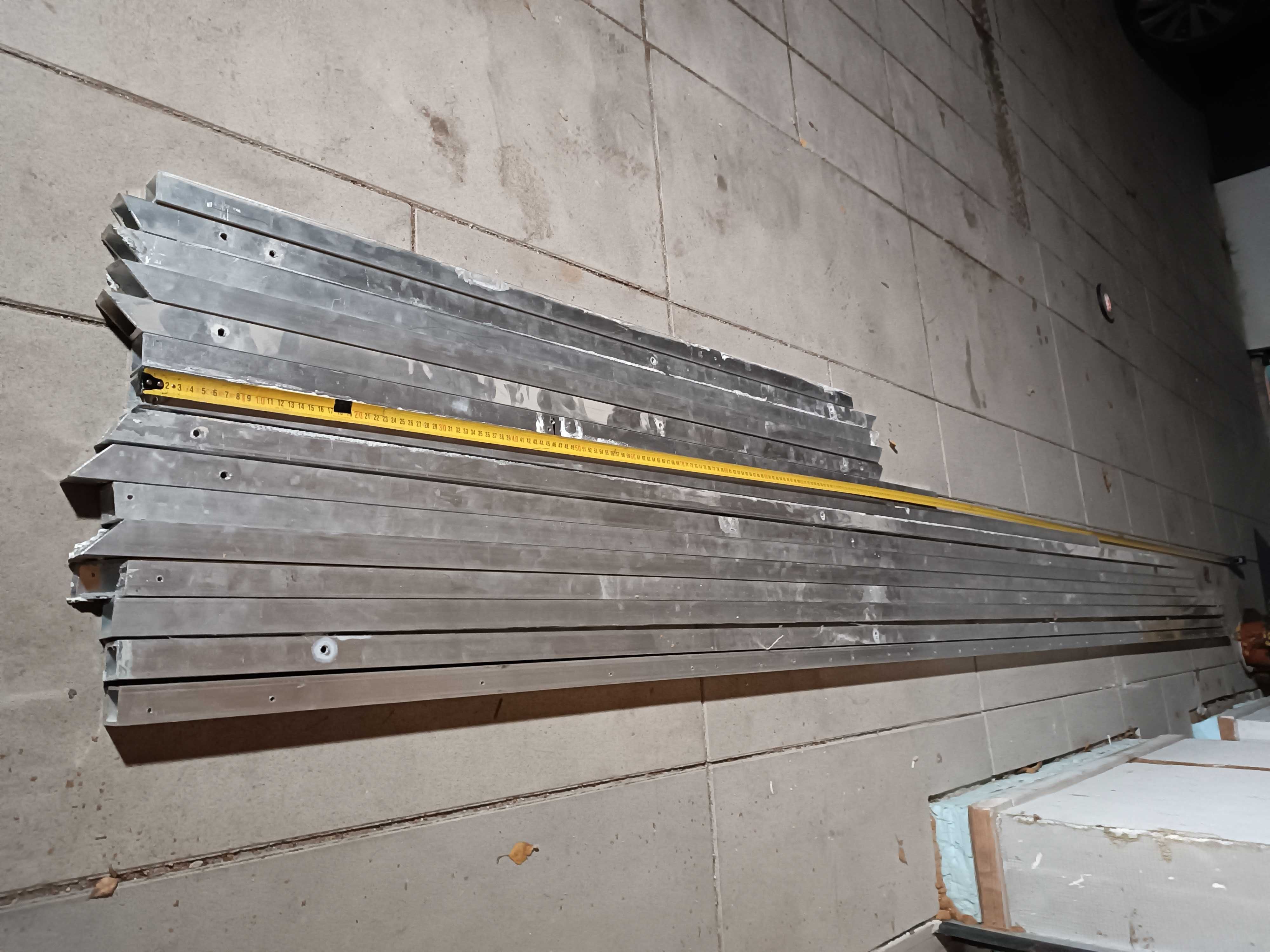 Profil aluminiowy 30x30x3mm kwadratowy (40mb) odcinki 120-400cm